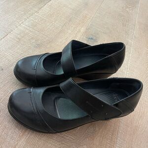 DANSKO Mary Jane sz 8.5 (38)